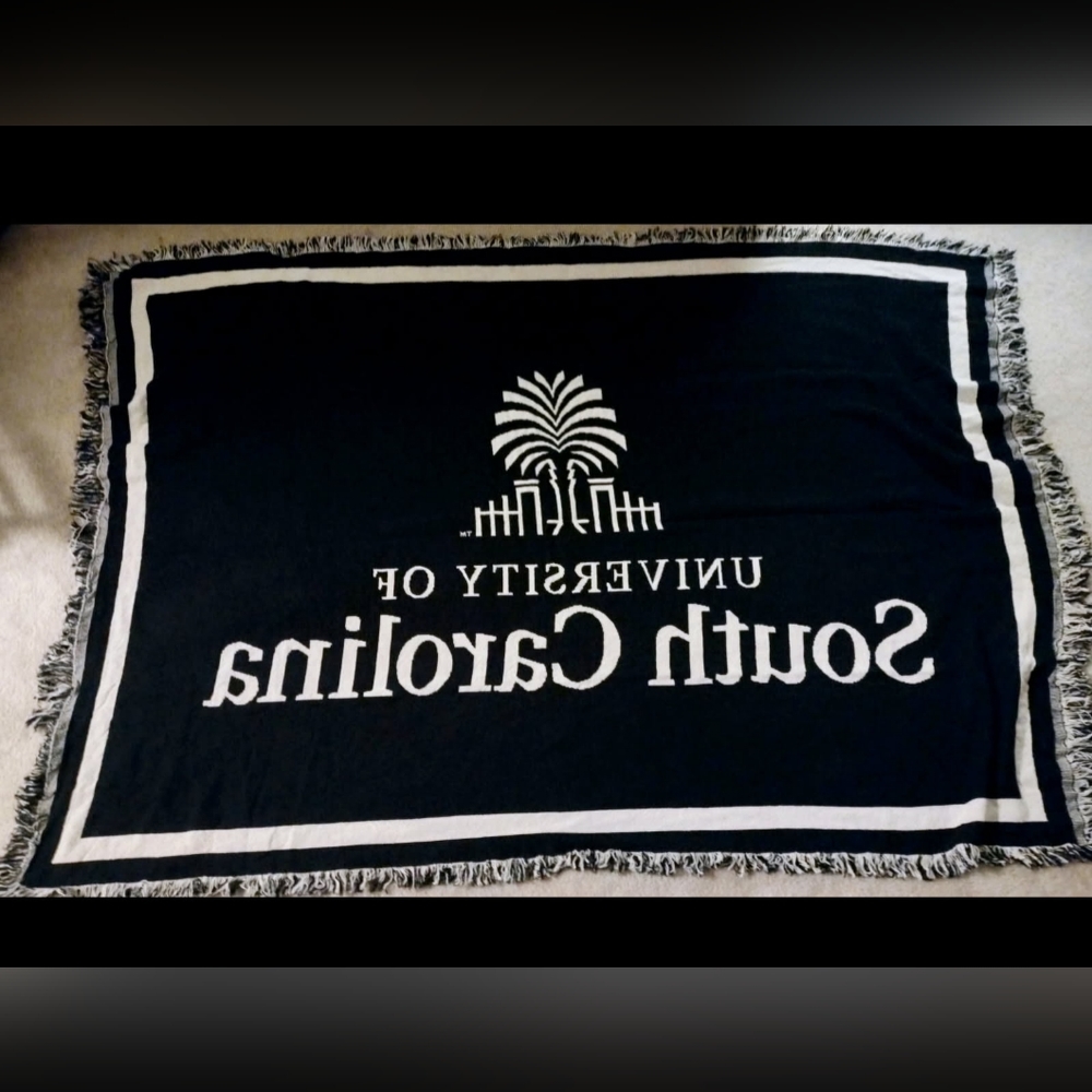 University Of South Carolina Gamecocks Throw Blanket 50" By 70" - Picture 2 of 3